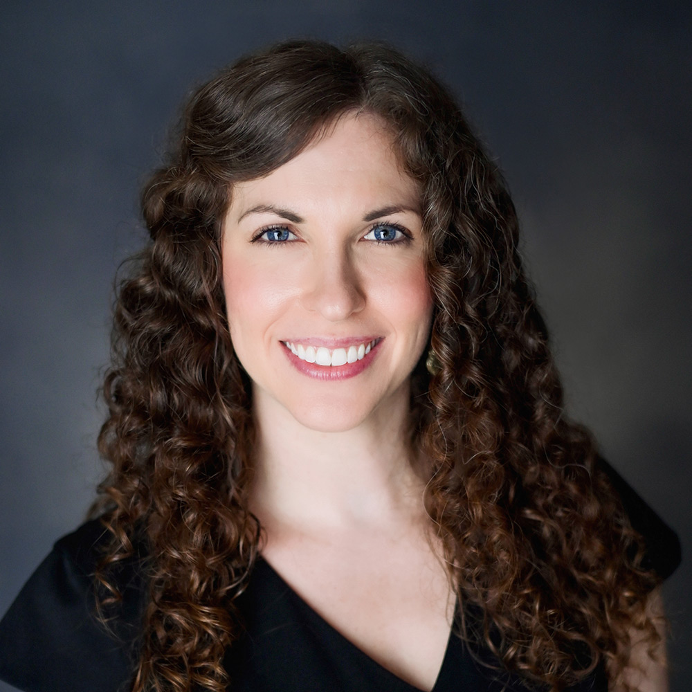 lauren fell headshot